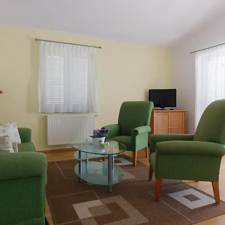 Apartman Lucija *
